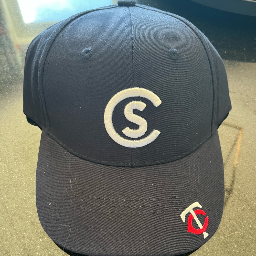 Cole swindell twins hat